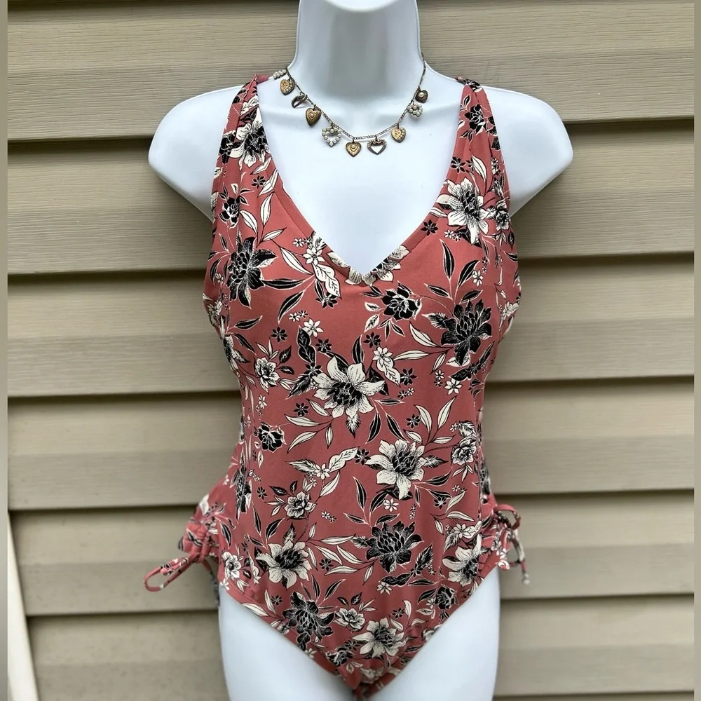 Kona Sol size L floral blush side ties crisscross one piece swimsuit